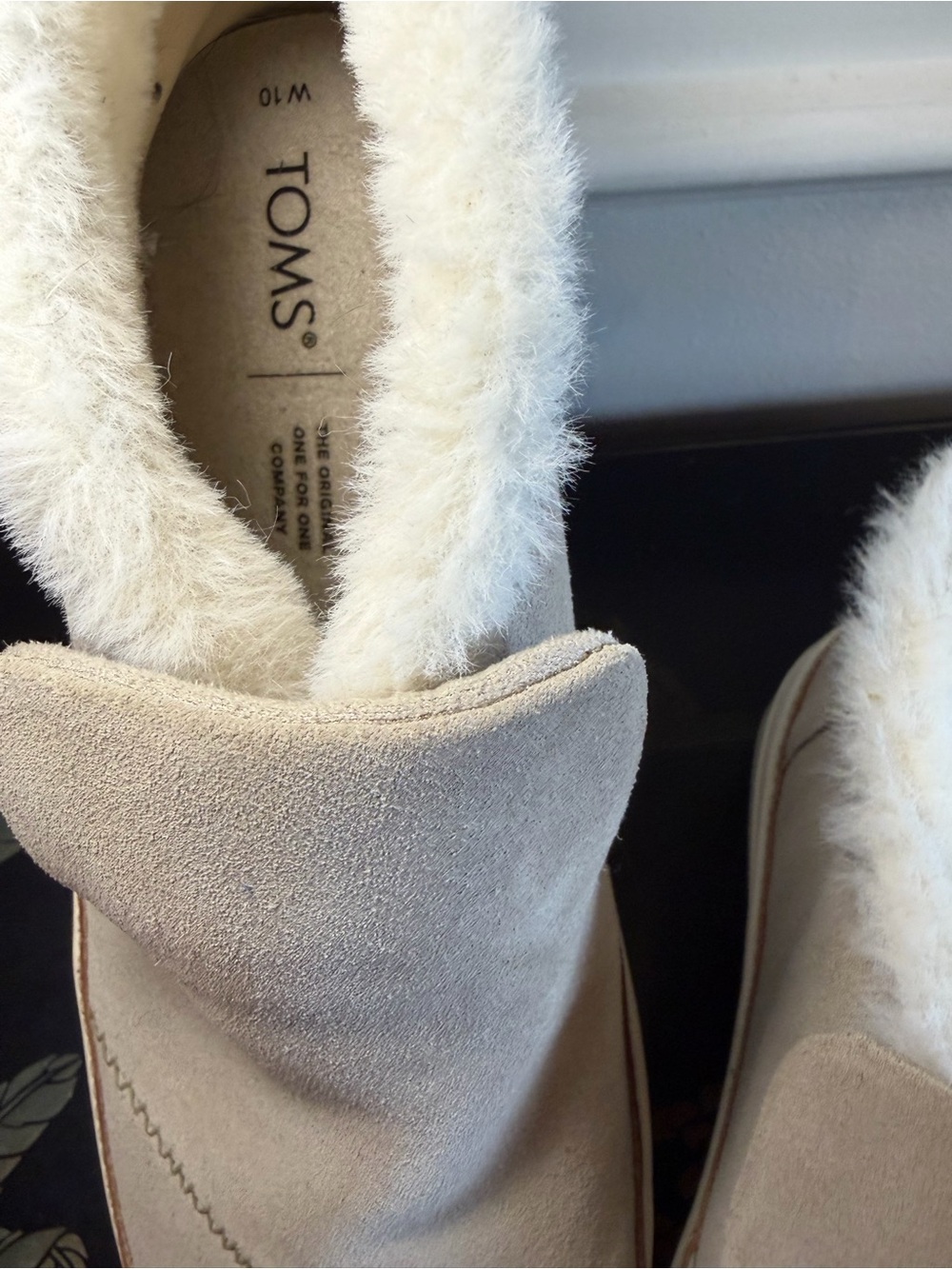 Toms Women’s Shearling-Lined Ankle Booties - Beige - Picture 4 of 8